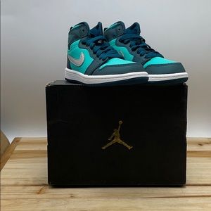 Nike Air Jordan Retro High Top Jade/Turq Size11c